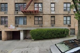 216 E 203rd St, Unit 6B in Bronx, NY - Building Photo
