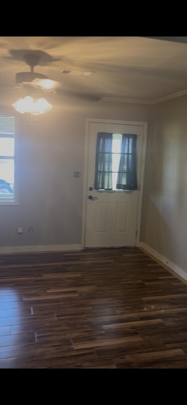 250 Par Rd 2272A in Rayville, LA - Foto de edificio - Building Photo