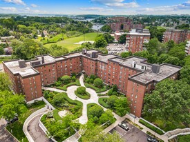 Harbor House Apartments