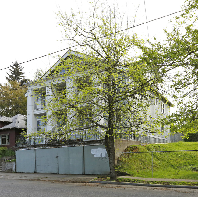 4804 N Albina Ave in Portland, OR - Building Photo - Building Photo