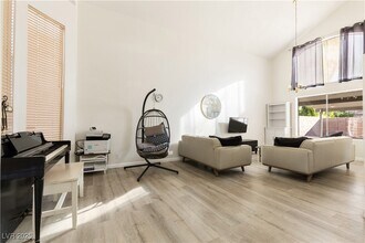 7820 Mount Angel Dr in Las Vegas, NV - Building Photo - Building Photo