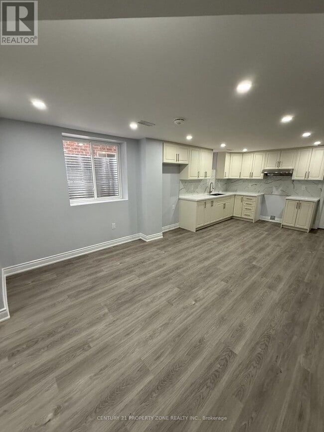 property at 39 Bellflower Ln