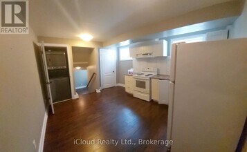 24 Histon Crescent in Brampton, ON - Building Photo - Building Photo