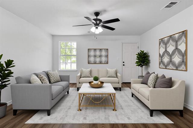 704 Peterson St in Royse City, TX - Building Photo