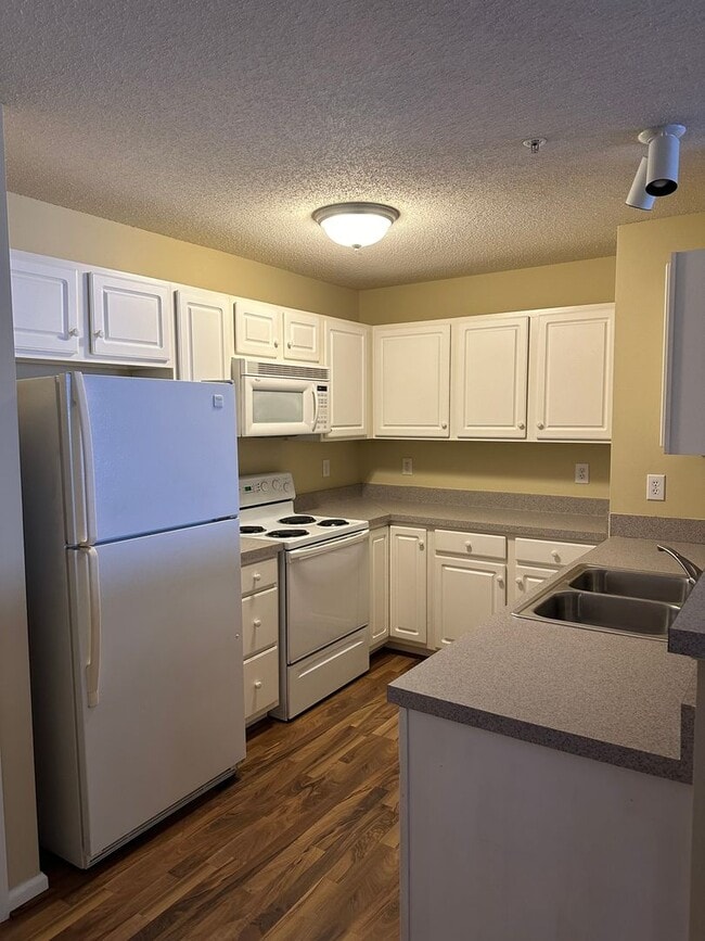 412 TIMBERLINE Rdg in Winston-Salem, NC - Building Photo - Building Photo
