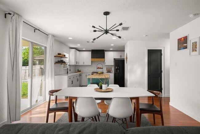 12305 Kelton Dr in Austin, TX - Building Photo - Building Photo