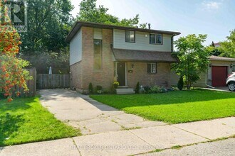 232 Cedarwoods Crescent in Kitchener, ON - Building Photo - Building Photo