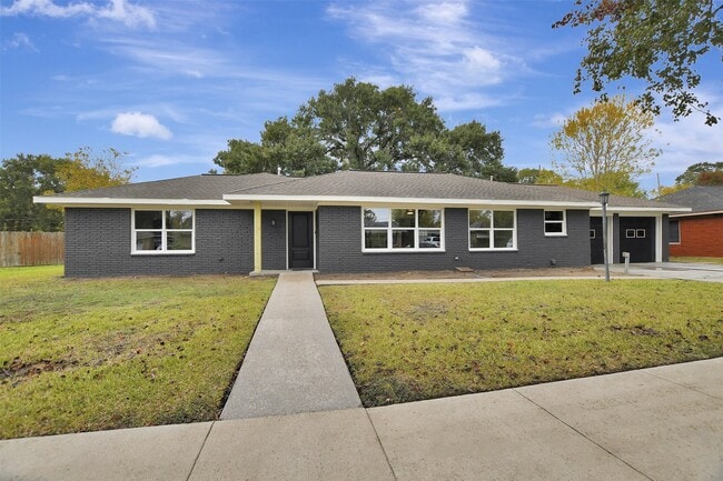 property at 1914 Monroe Dr