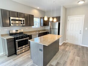 809 E Main St in East Dundee, IL - Building Photo - Building Photo