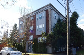 Berneva in Seattle, WA - Foto de edificio - Building Photo