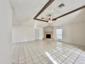 6115 Briar Terrace Dr in Houston, TX - Building Photo - Building Photo