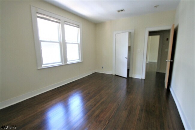 85 Mission St in Montclair, NJ - Building Photo - Building Photo