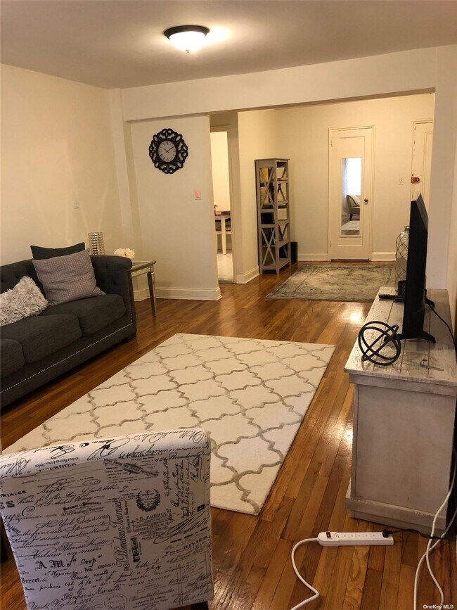 102-36 64th Ave, Unit 1H in Queens, NY - Building Photo - Building Photo