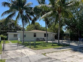 1828 NW 93rd Terrace in Miami, FL - Building Photo