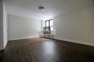 LEXINGTON AVENUE in New York, NY - Building Photo