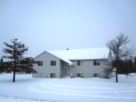 7980 Greenwood Rd in Baxter, MN - Foto de edificio