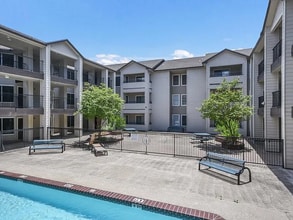 501 W 26th St, Unit 120 in Austin, TX - Building Photo - Building Photo