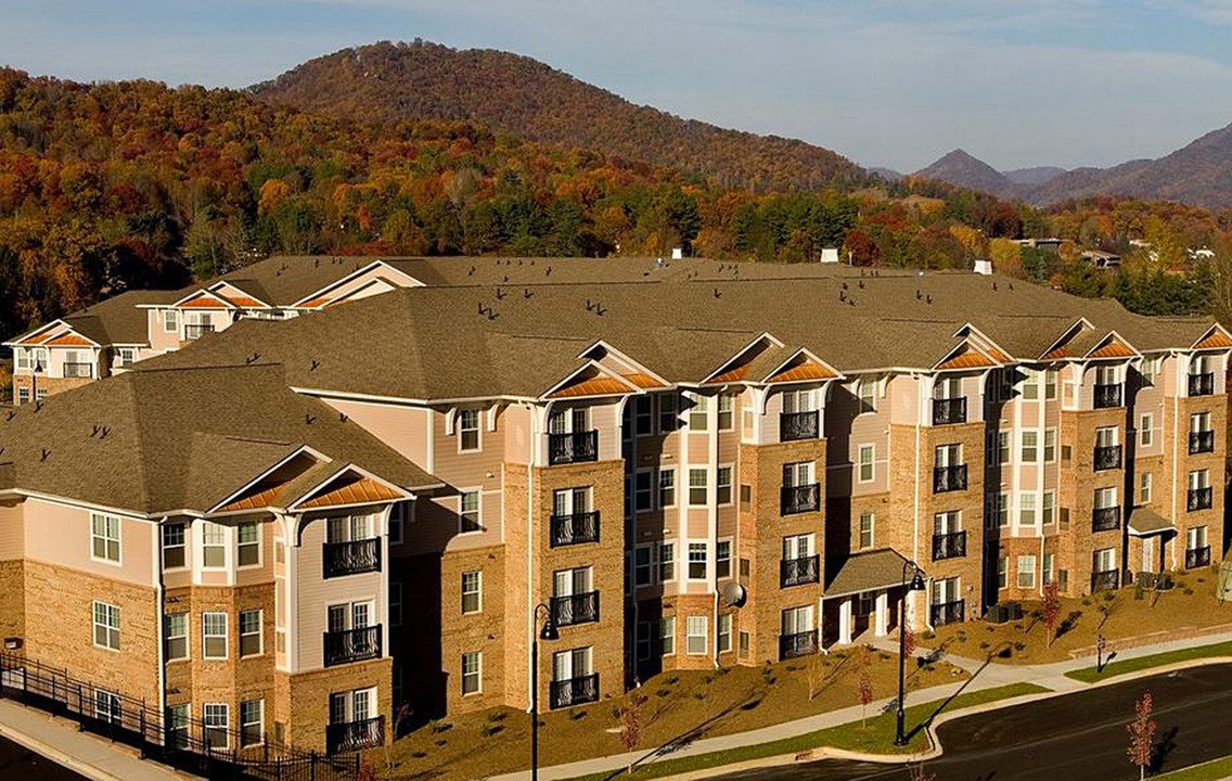 Givens Great Laurels in Waynesville, NC - Foto de edificio