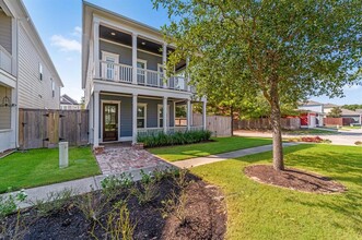 14 Thorpe Ln in Spring, TX - Building Photo - Building Photo