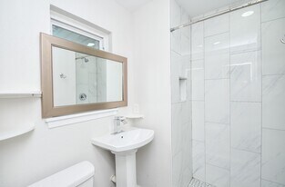 5214 De Milo Dr in Houston, TX - Building Photo