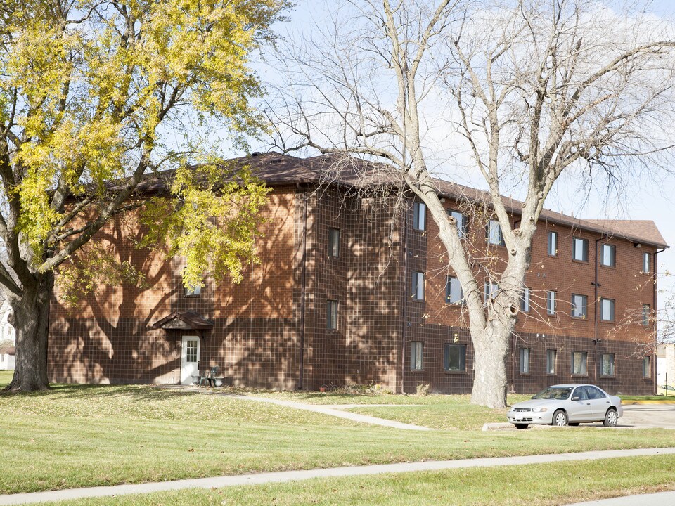 AHEPA 192 Senior Apartments in Johnston, IA - Building Photo