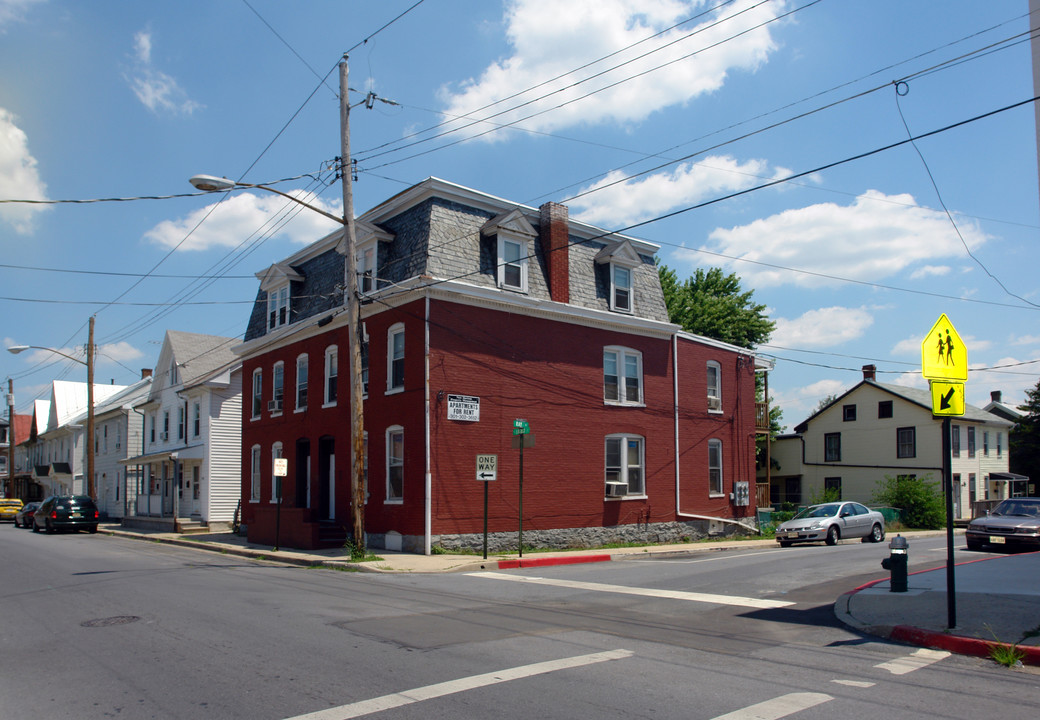 348-350 S Locust St in Hagerstown, MD - Building Photo