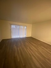 1952 Stine Rd in Bakersfield, CA - Building Photo - Building Photo