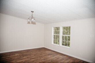 1231 Amosite Rd in Elizabethtown, PA - Building Photo - Building Photo