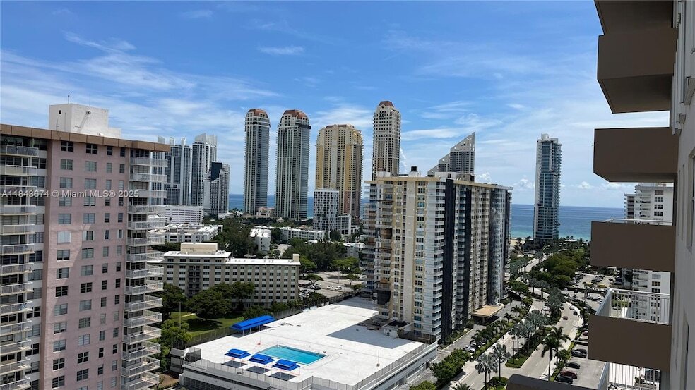 250 174th St, Unit 2106 in Sunny Isles Beach, FL - Building Photo