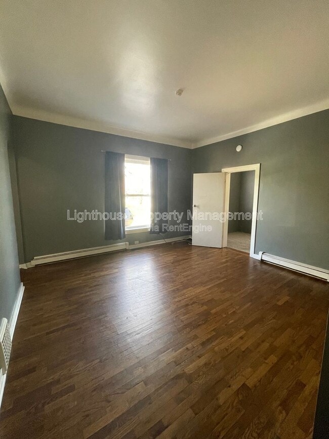 809 W Cedar St in Kalamazoo, MI - Foto de edificio - Building Photo