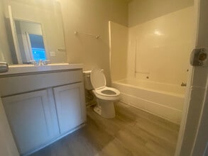 Room in Condo on Beck St in Greensboro, NC - Building Photo - Building Photo