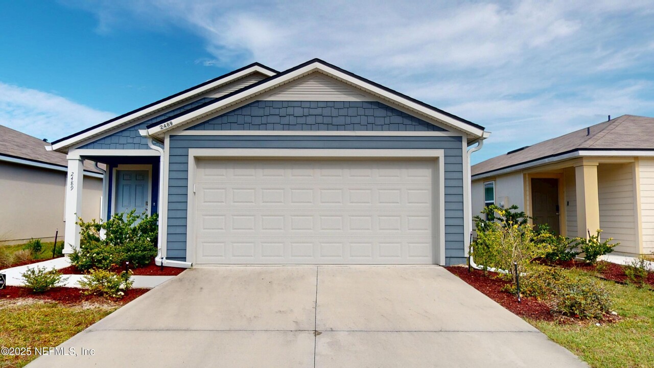 2489 Oak Stream Dr in Green Cove Springs, FL - Building Photo