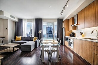 300 Front St W in Toronto, ON - Building Photo - Building Photo