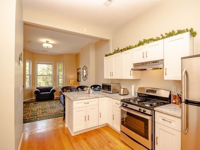 property at 231 W Fifth St