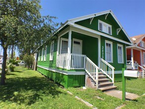 3824 Avenue M 1/2 in Galveston, TX - Building Photo - Building Photo