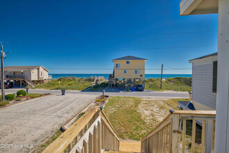 221 Topsail Rd in North Topsail Beach, NC - Building Photo - Building Photo
