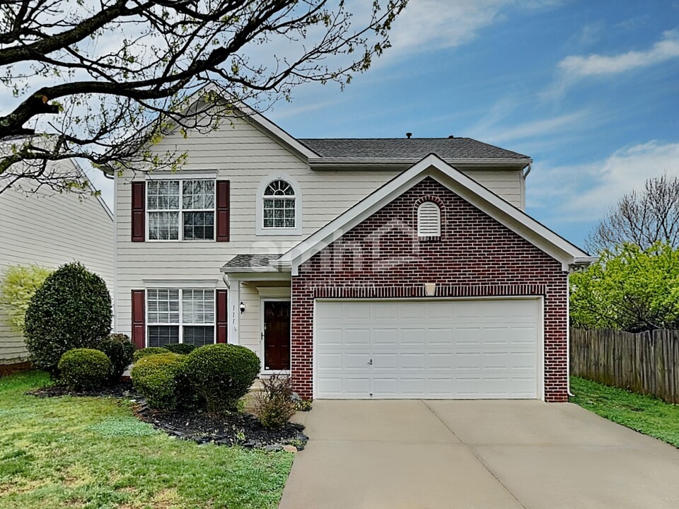 111 Riding Trl in Mooresville, NC - Building Photo