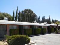 Antelope Lodge Apartments in Lancaster, CA - Foto de edificio - Building Photo