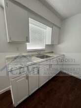 3741 SW 59 Ter in Fort Lauderdale, FL - Building Photo - Interior Photo