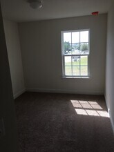 418 Apple Dr in Crestview, FL - Foto de edificio - Building Photo