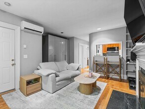 19 Greenwich Pk in Boston, MA - Building Photo - Building Photo