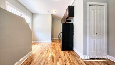 900 W George St in Chicago, IL - Building Photo - Building Photo