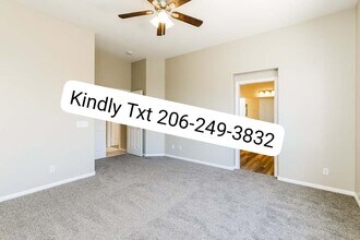 8750 Running Waters Ct in Las Vegas, NV - Building Photo - Building Photo