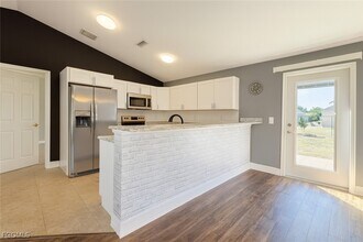 2948 SW 6th Ave in Cape Coral, FL - Building Photo - Building Photo