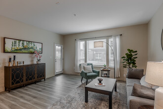 Fox Ridge Apartments in Troutdale, OR - Building Photo - Interior Photo