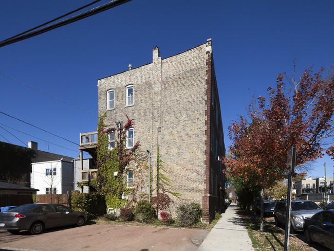 2501 W Cortez St in Chicago, IL - Building Photo - Building Photo