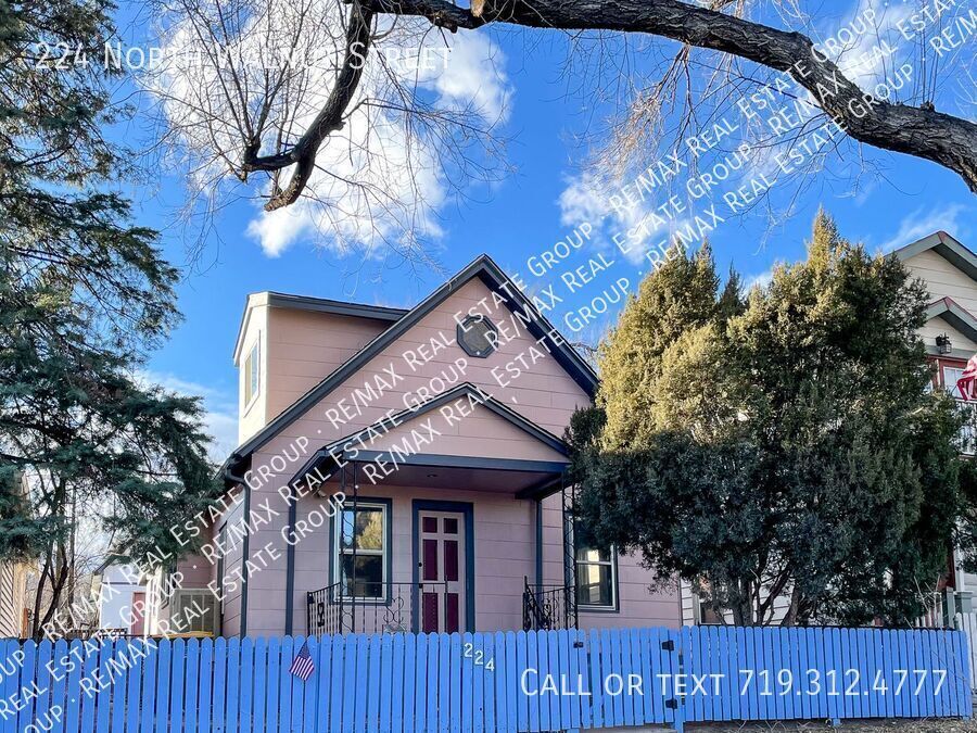 224 N Walnut St in Colorado Springs, CO - Building Photo