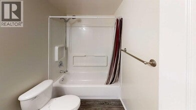 11324-1192A 92a St in Grande Prairie, AB - Building Photo - Building Photo