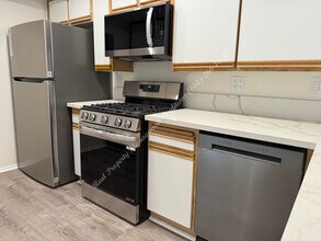 44514 15th St E in Lancaster, CA - Building Photo - Building Photo