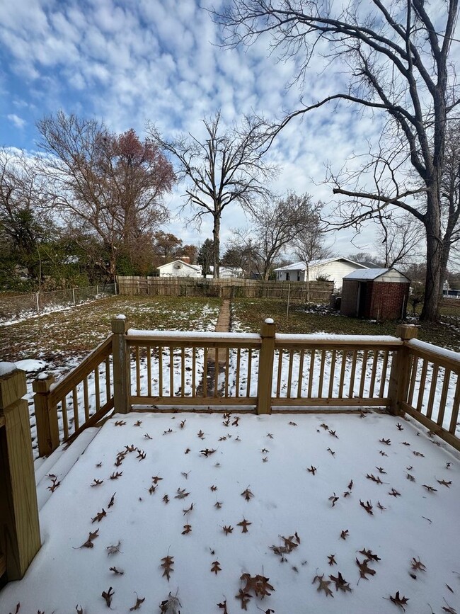 2361 Gardner Dr in St. Louis, MO - Building Photo - Building Photo